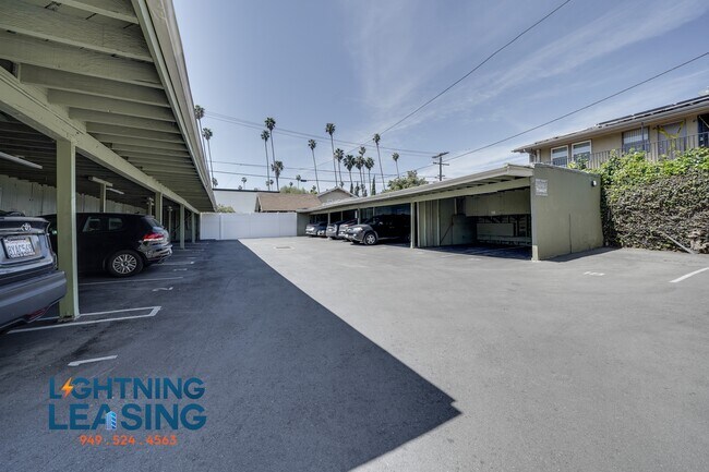 Building Photo - 1627 5/3 Normandie-15D