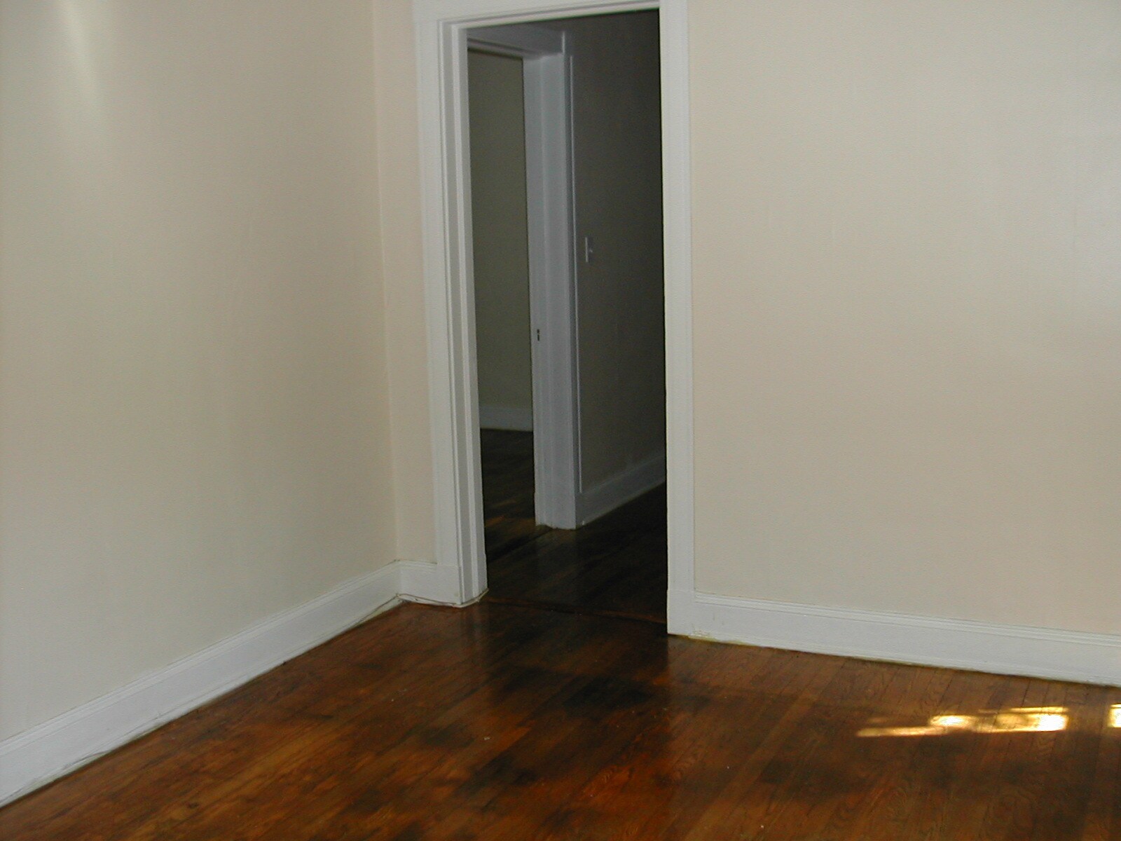 Building Photo - 4135 Roland Ave
