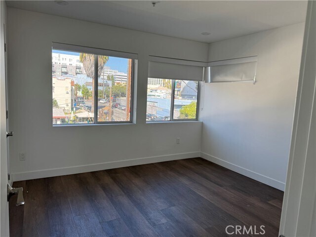 Building Photo - 1245 N New Hampshire Ave