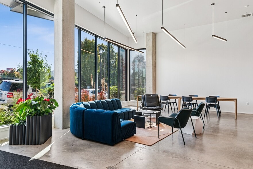 Primary Photo - Analog PDX