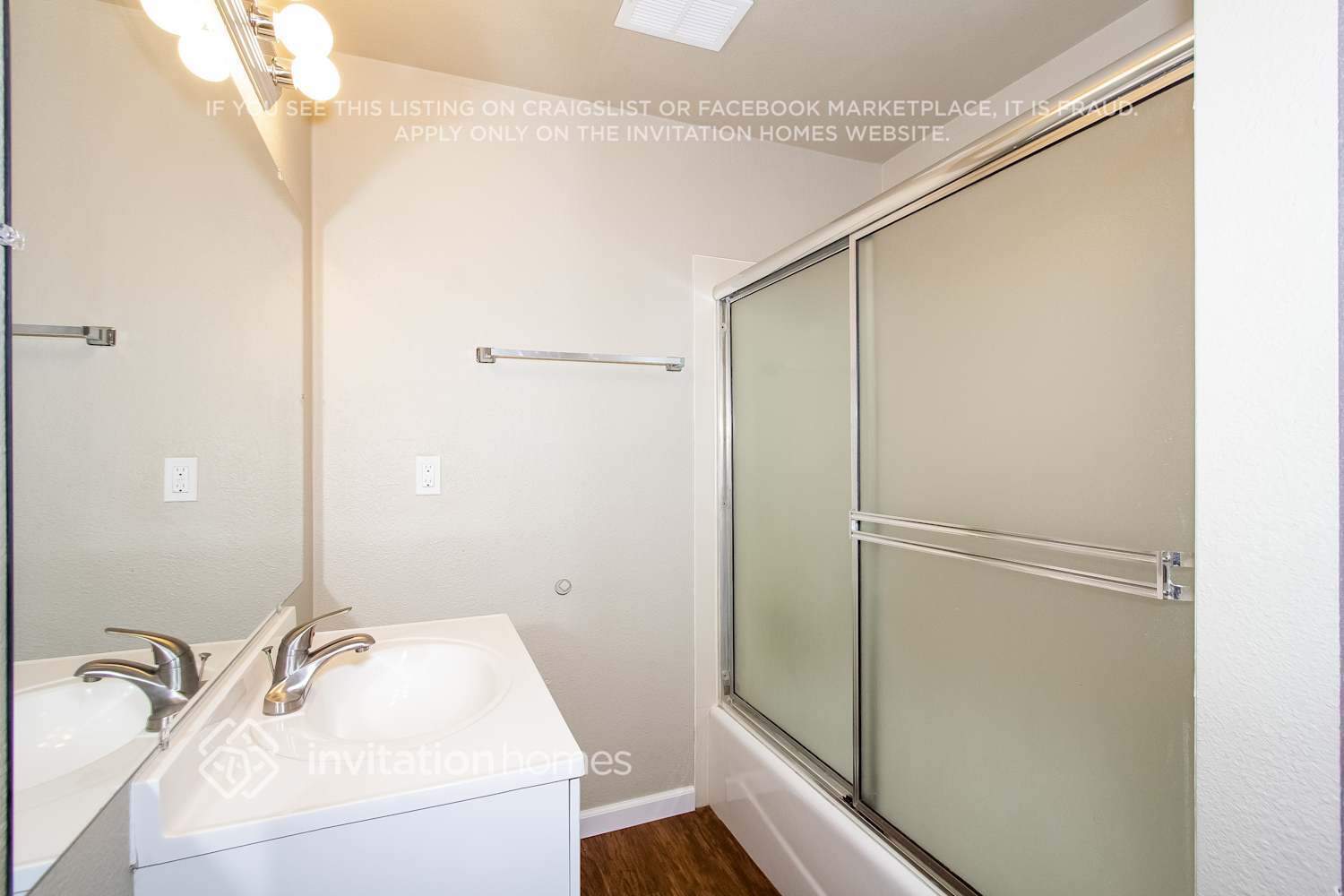 Building Photo - 2401 N Narrows Dr