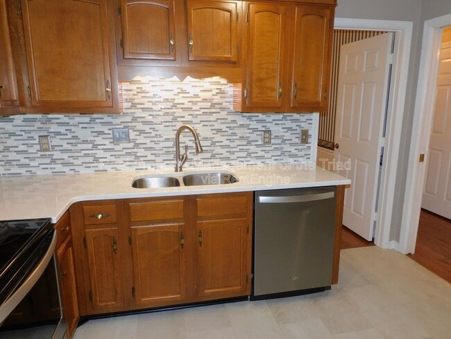 Building Photo - 2418 Cottage Pl