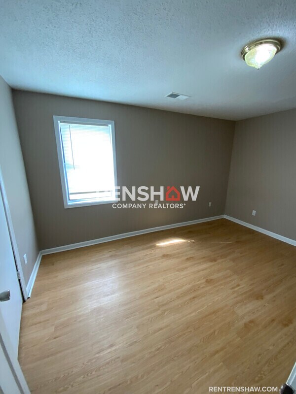 Building Photo - 632 Lee St