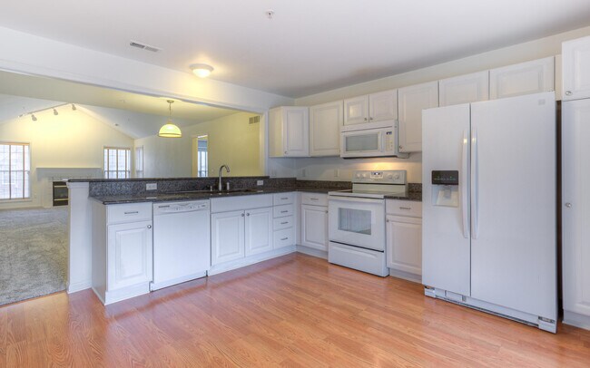 Building Photo - 28471 Carlton Way Dr