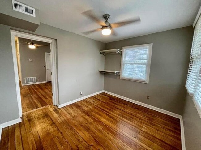 Building Photo - 1318 S Brook St