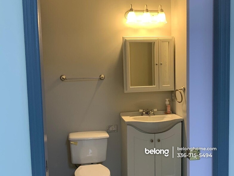 Building Photo - 1705 Fordham Rd