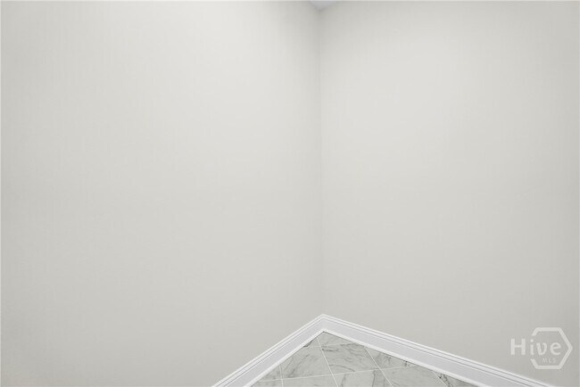 Building Photo - 773 E Duffy St