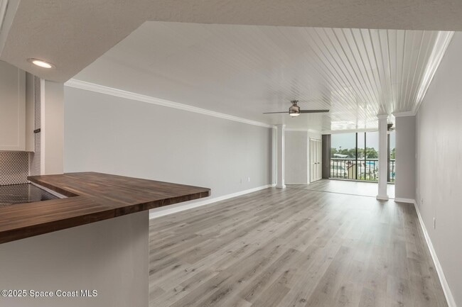 Building Photo - 18 Marina Isles Blvd