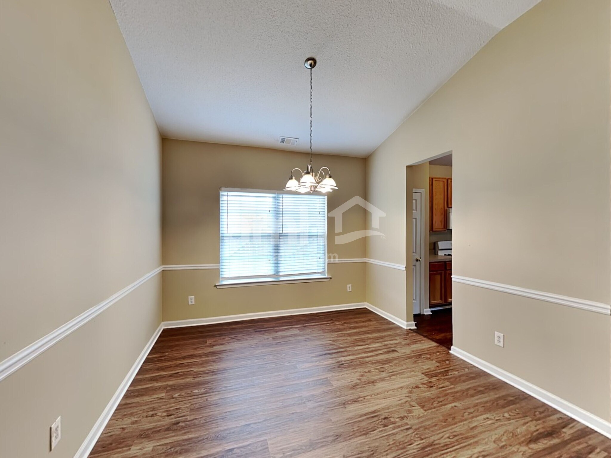 Building Photo - 2135 Beckenham Pl