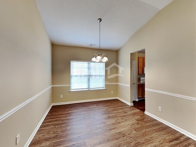 Building Photo - 2135 Beckenham Pl