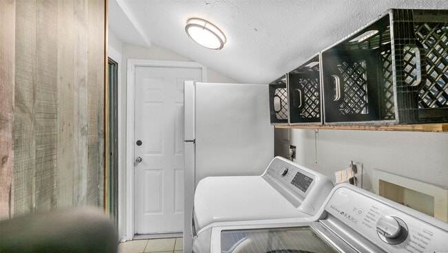 Building Photo - 68 Westwood Dr W