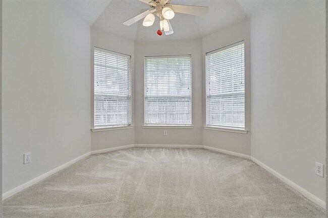 Building Photo - 3427 Lost Oak Dr