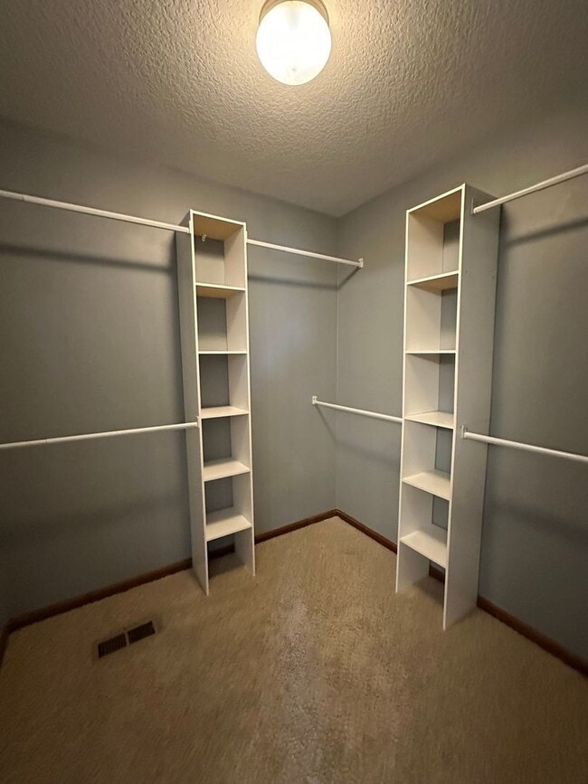 Building Photo - Charming 3BR House in Roanoke