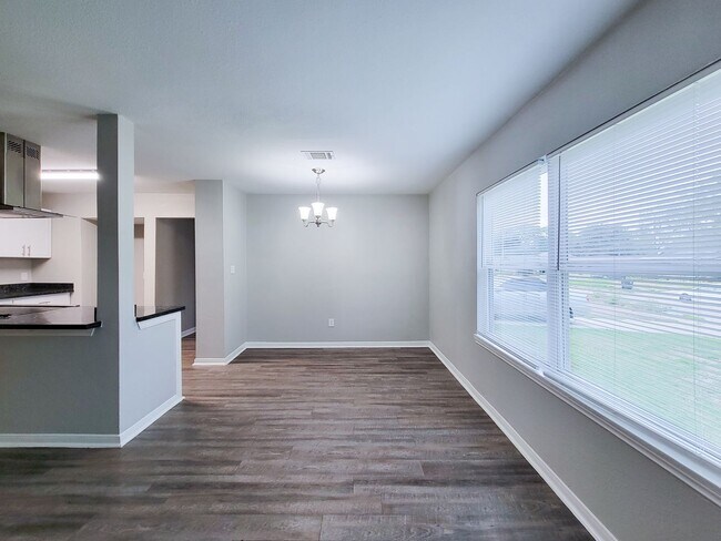 Building Photo - BEAUTIFUL REMODELED 3 BEDOOM LEASE HOME