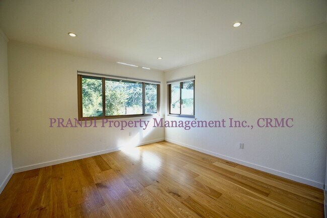 Building Photo - Quality Novato Home With Great Floorplan N...