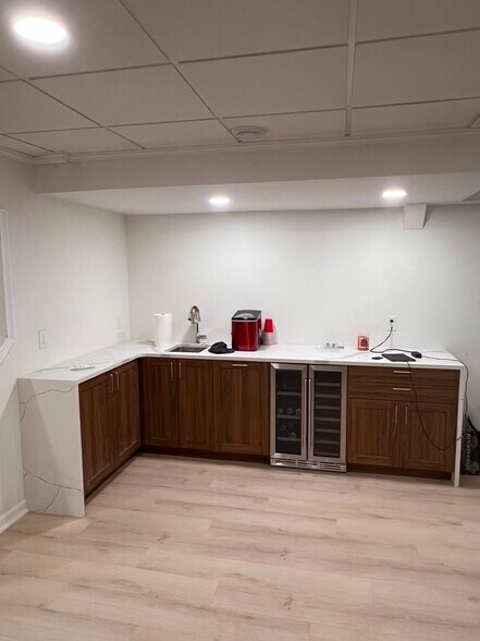 Building Photo - 18 Rustic Ldg W