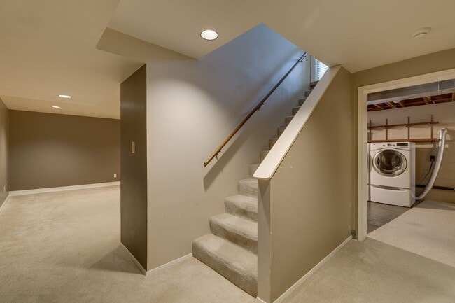 Building Photo - Seattle Home with HUGE yard in a Great Nei...