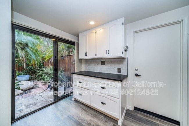 Building Photo - 2898 Woodridge Cir