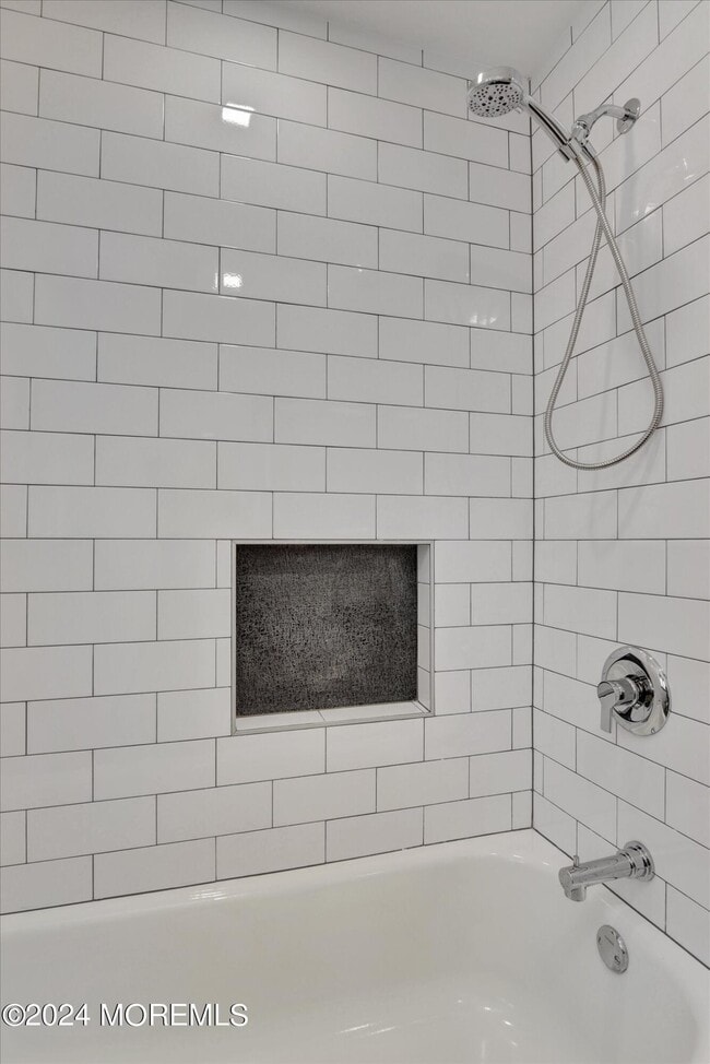 Building Photo - 5 Hilltop Ave