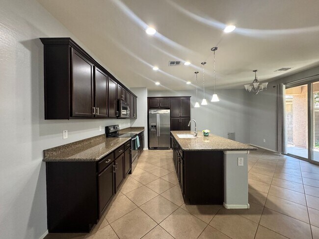 Building Photo - 4 BEDROOM HOME IN COLDWATER RANCH