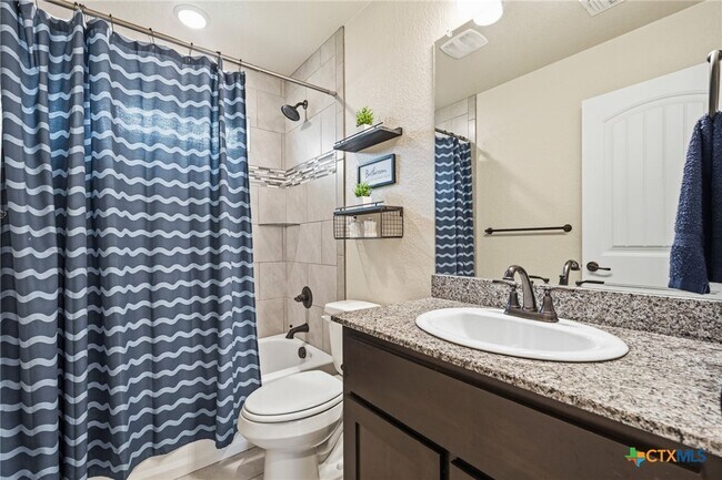 Building Photo - 2509 Meadow Lark Dr