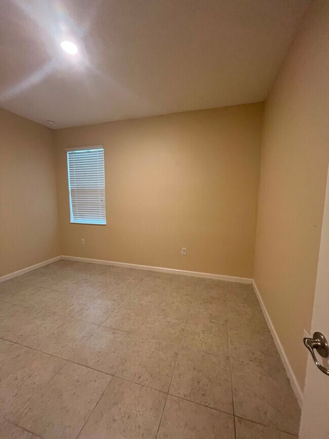 Building Photo - Beautiful 3-Bedroom + Flex Room Home for Rent in Sawgrass Plantation