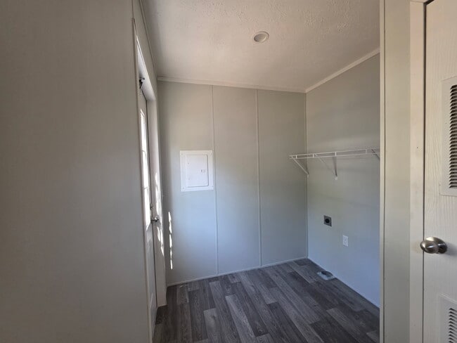 Building Photo - 10 Parakeet Hill Dr