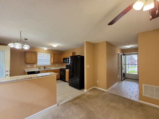 Building Photo - Single family home in The Highlands