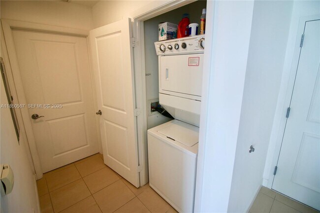 Building Photo - 1945 S Ocean Dr