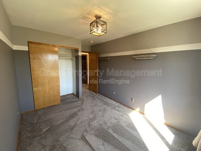 Building Photo - 13052 Grape Ct