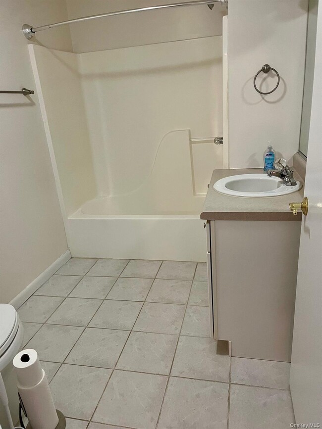 Building Photo - 1102 Scenic Ln