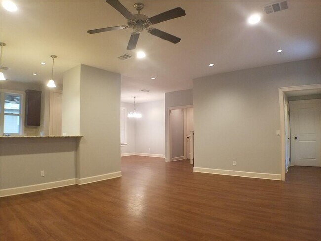 Building Photo - 5408 Evans Ave