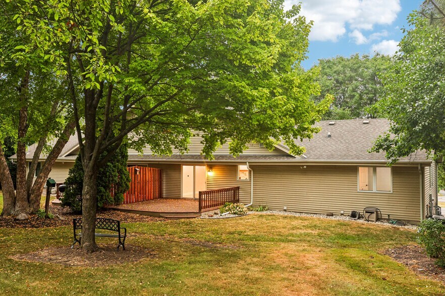 Building Photo - 11108 W Forest Home Ave