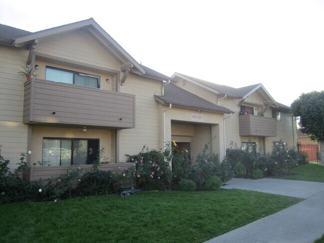 Building Photo - Arminta Apts