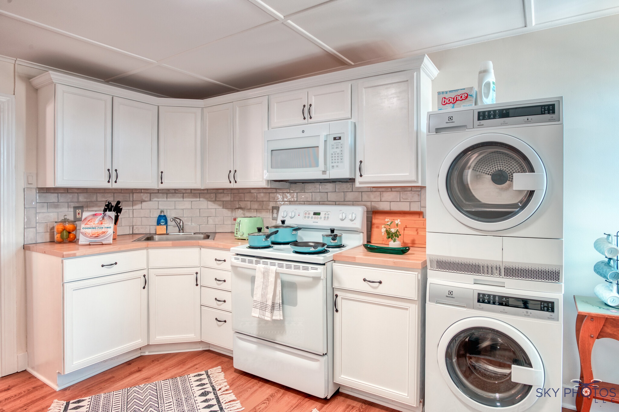 Building Photo - 52 Pomeroy Ave