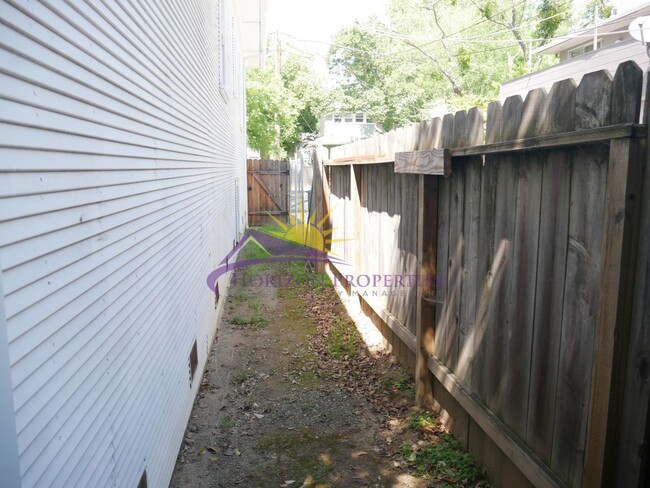 Building Photo - Unique 3 Bed 2 Bath 1,359 Sq. Ft. Midtown ...