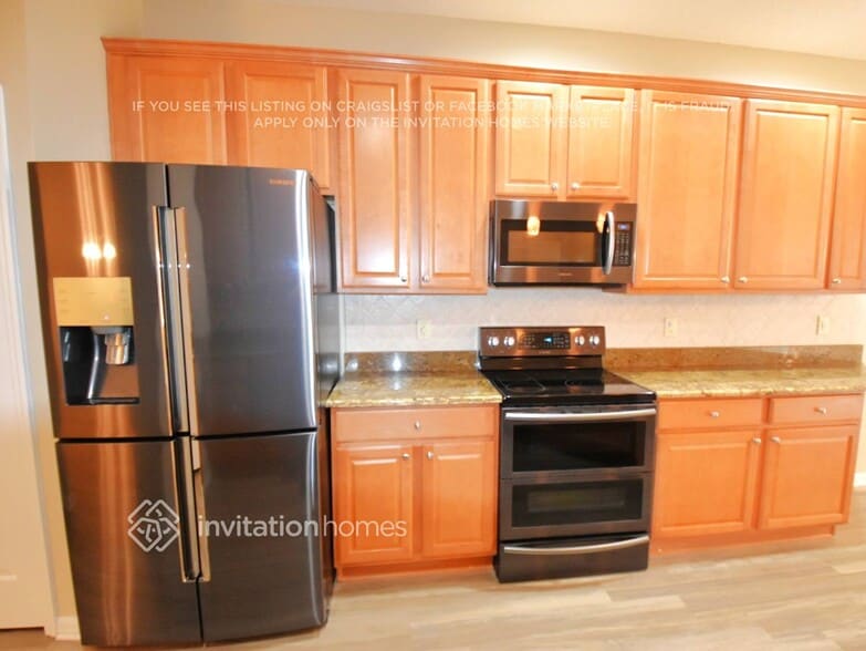 Building Photo - 9320 Black Thorn Loop