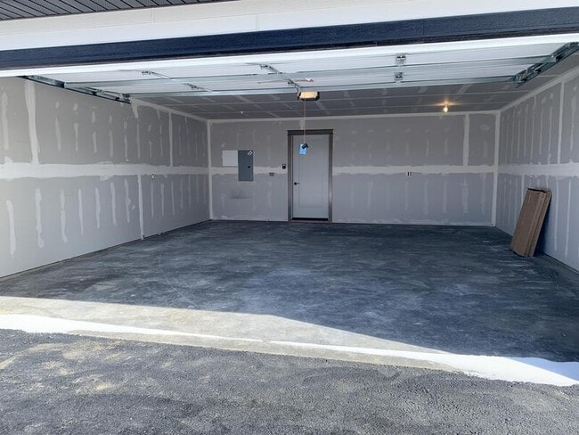 Building Photo - 2941 Bullfrog Ct