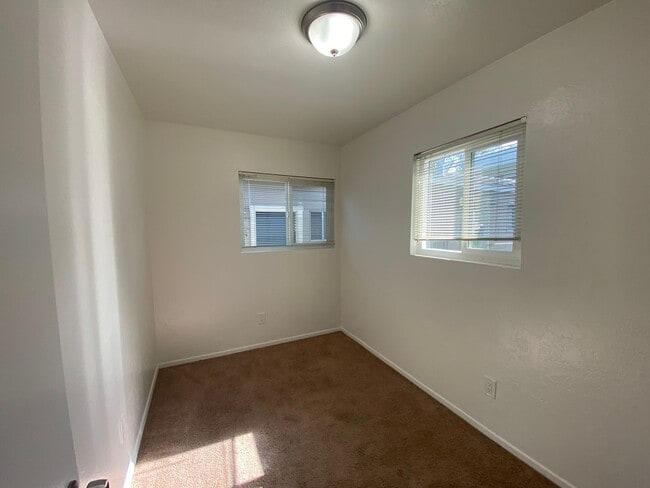 Building Photo - 2705 Cedar Ave