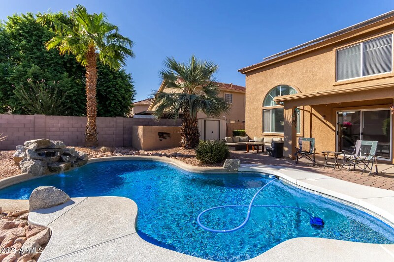 Building Photo - 15755 W Redfield Rd