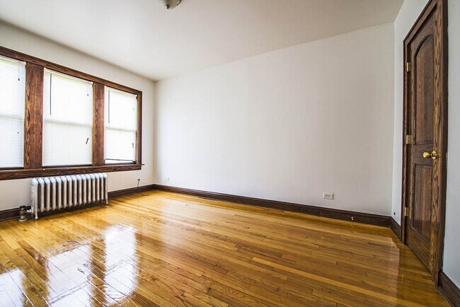 Building Photo - 6458 S Fairfield