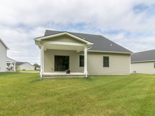 Building Photo - WINTER RENTAL - 3 BED 2.5 BATH SINGLE FAMI...