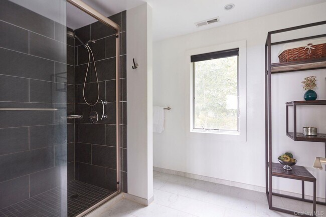 Building Photo - 21 Contentment Ln