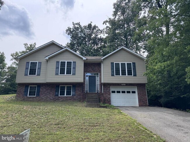 Building Photo - 23047 Gunston Dr