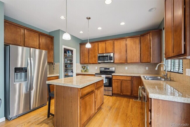 Building Photo - "Charming 3-Bed Sanctuary in Englewood: Spacious 3,089 Sq Ft with 2.5 Baths!"