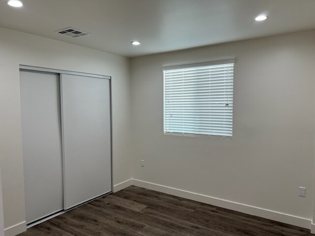 Building Photo - 5872 Towne Ave