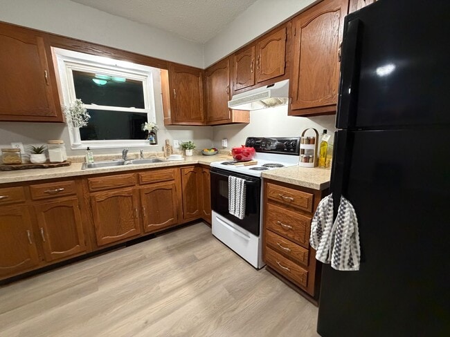 Building Photo - 246-248 Grand Blvd.