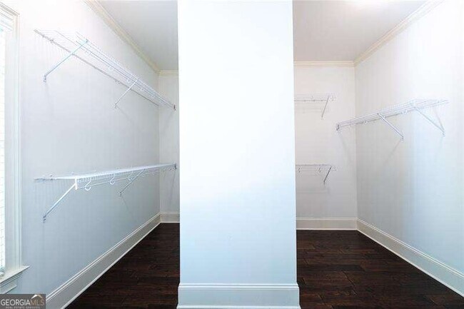 Building Photo - 1106 Devine Cir NE