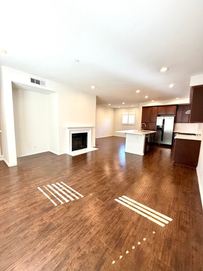 Building Photo - Spacious 3 bedroom Condo  in Portola Sprin...