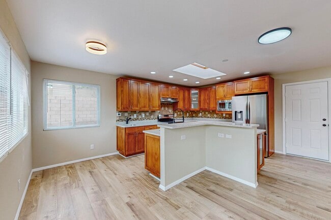 Building Photo - 713 Rio Arriba Ave SE